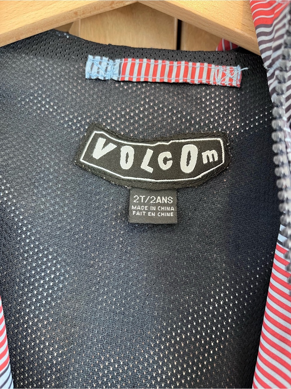 Volcom Rain Jacket - Picture 5 of 5